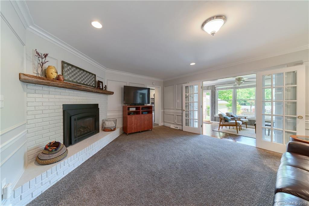 801 Lansdowne Road, Unit 4 Charlotte, NC 28270 - Photo 5 of 35 Gallery Image 5
