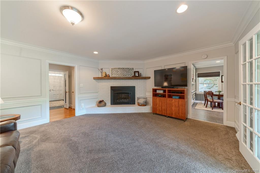 801 Lansdowne Road, Unit 4 Charlotte, NC 28270 - Photo 6 of 35 Gallery Image 6