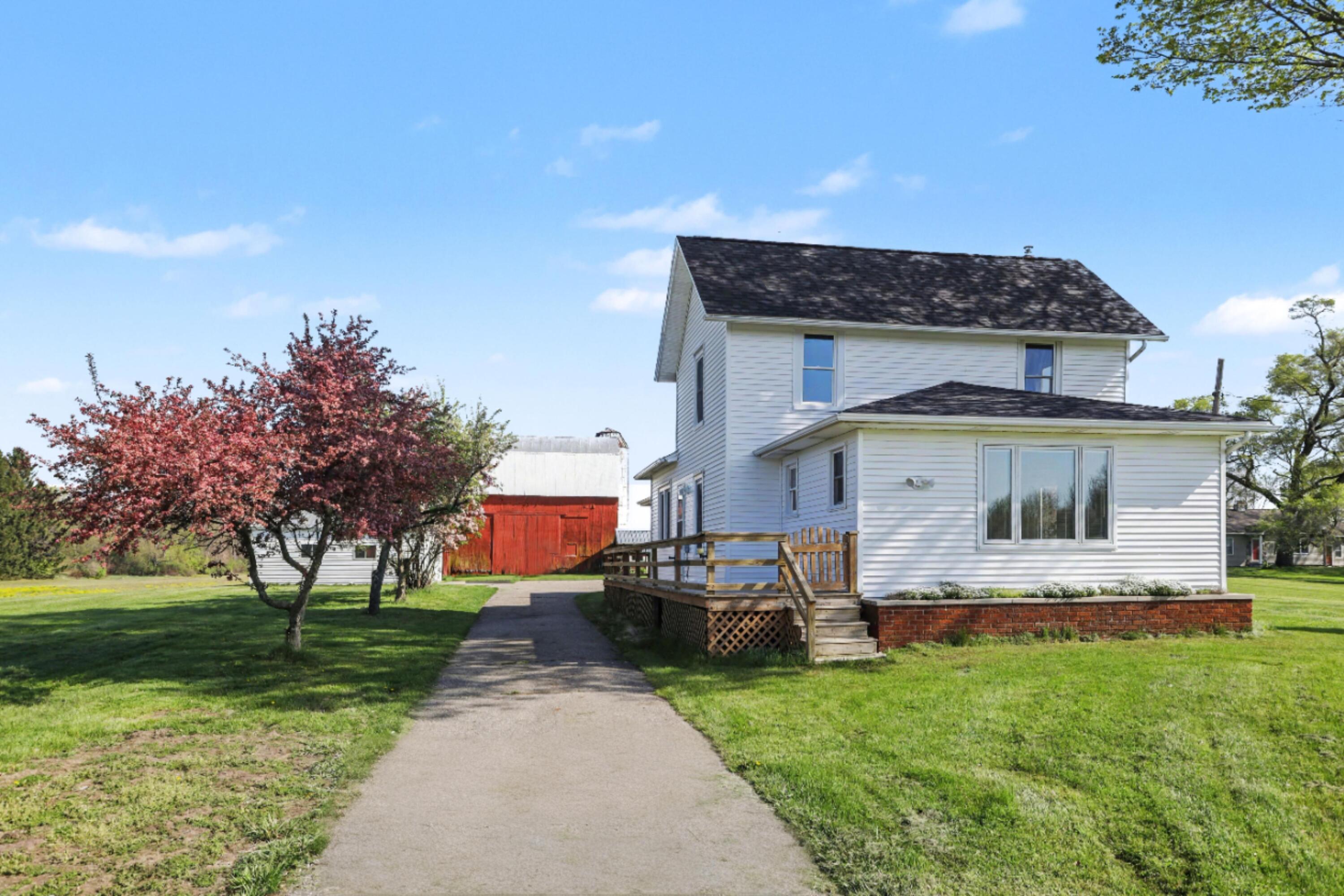 8891 Pennfield Road Battle Creek, MI 49014 - Photo 2 of 39 Front Exterior