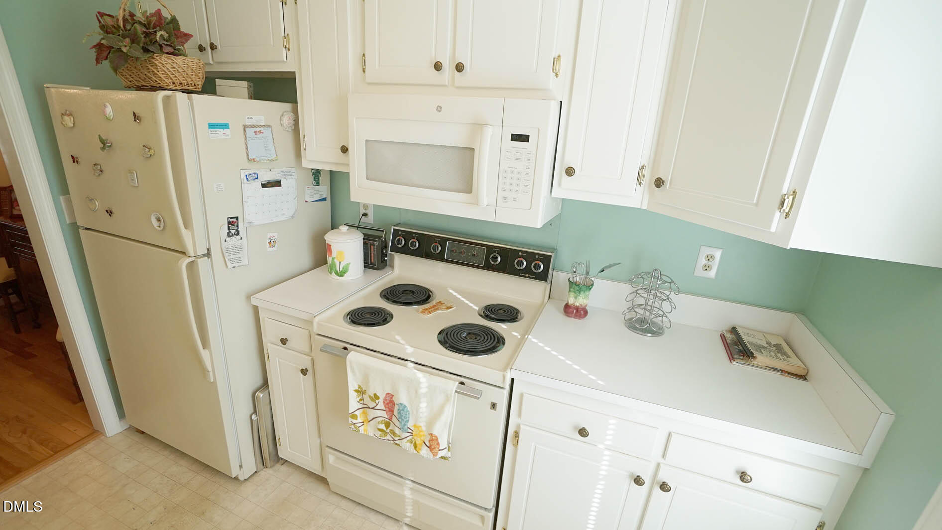 3132 Westbury Drive Raleigh, NC 27607 - Photo 21 of 44 Kitchen