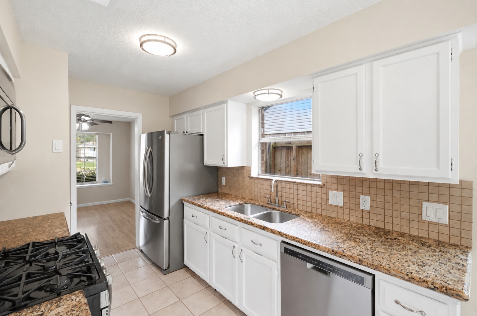 18607 Hiddenbay Way Spring, TX 77379 - Photo 15 of 32 Gallery Image 15