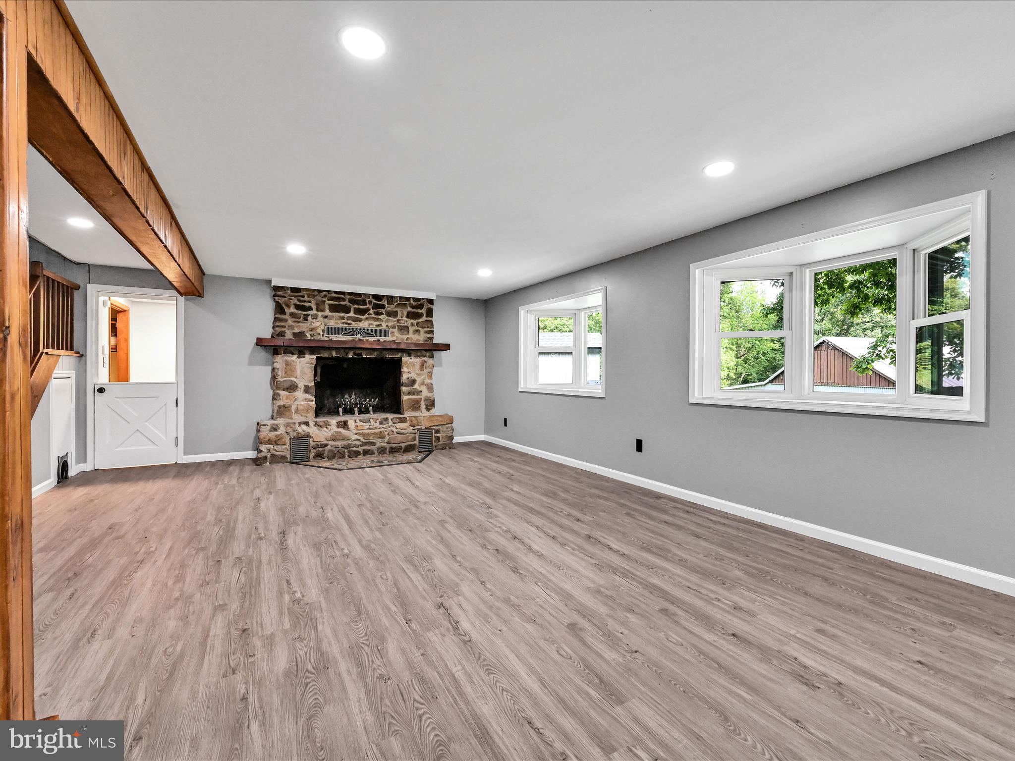282 Farmall Road Grantville, PA 17028 - Photo 12 of 40 Living Room