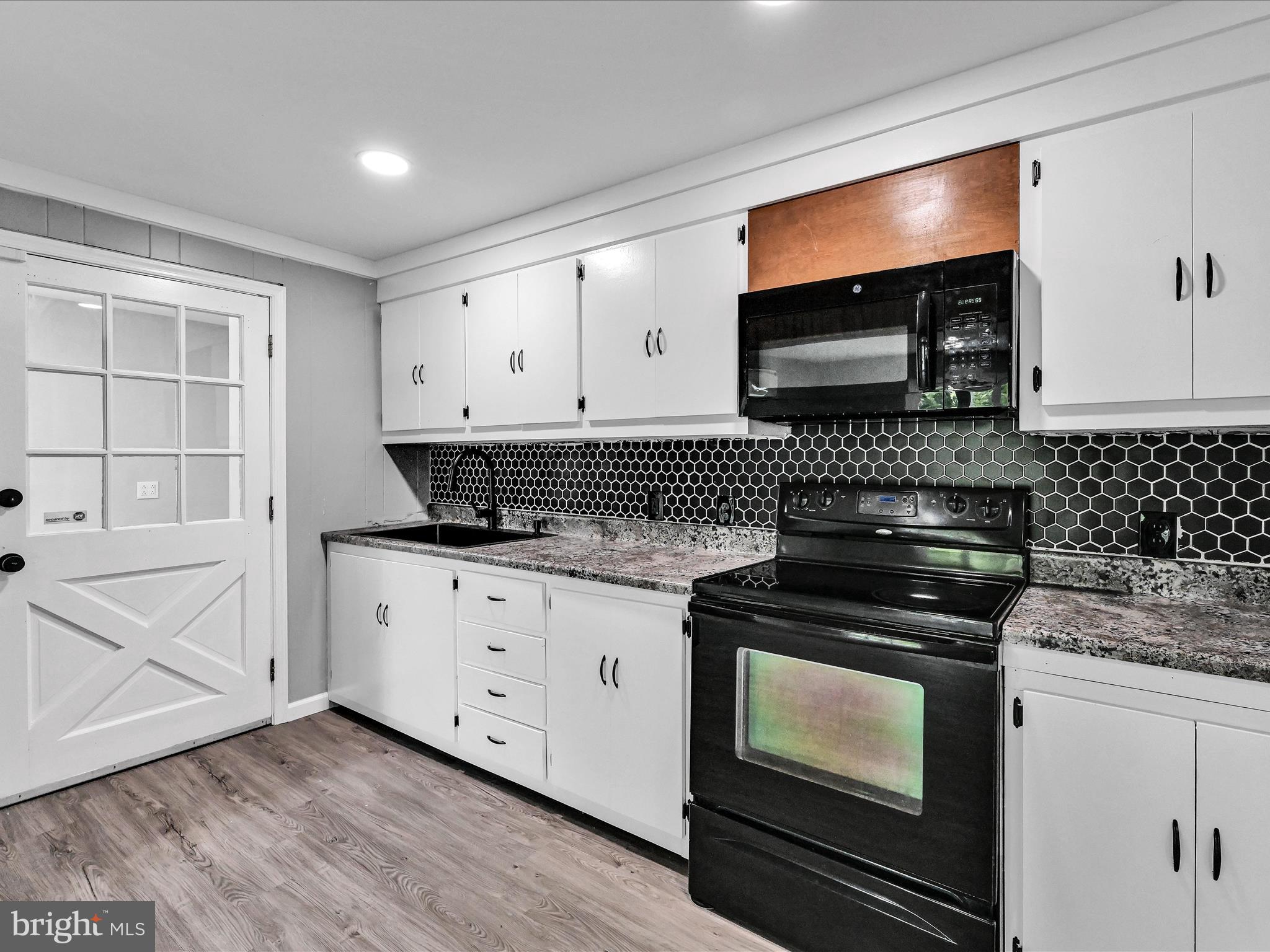 282 Farmall Road Grantville, PA 17028 - Photo 15 of 40 Kitchen
