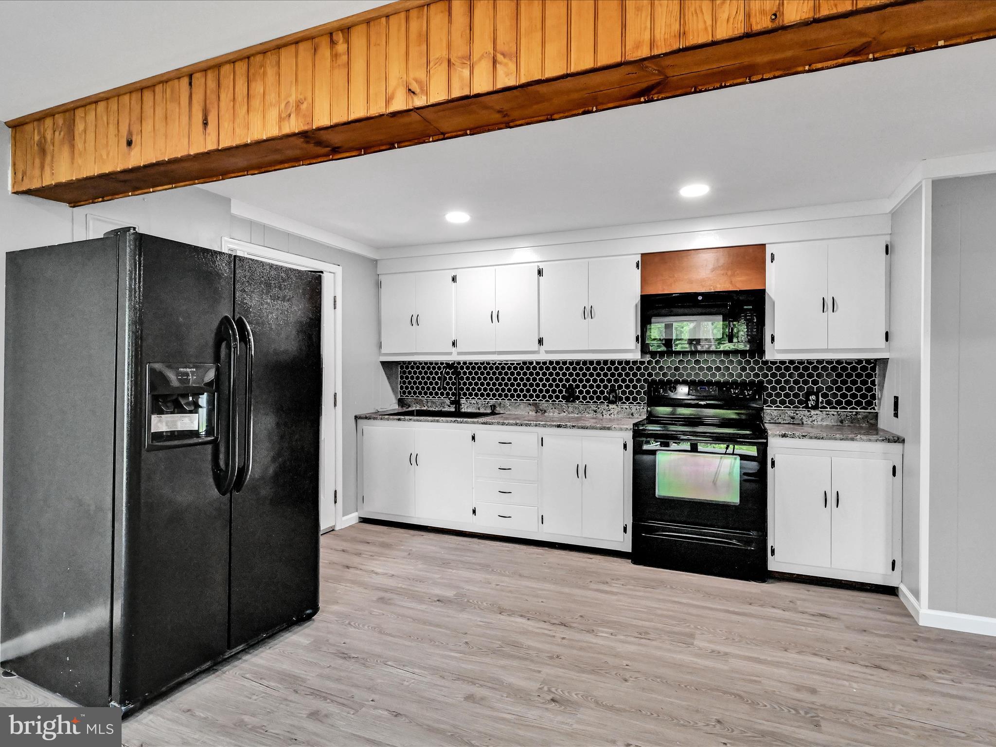 282 Farmall Road Grantville, PA 17028 - Photo 16 of 40 Kitchen