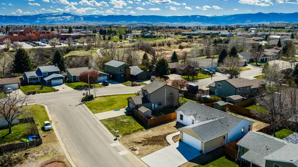 $494,900 | 1328 North Heights Lane, Sheridan, WY 82801