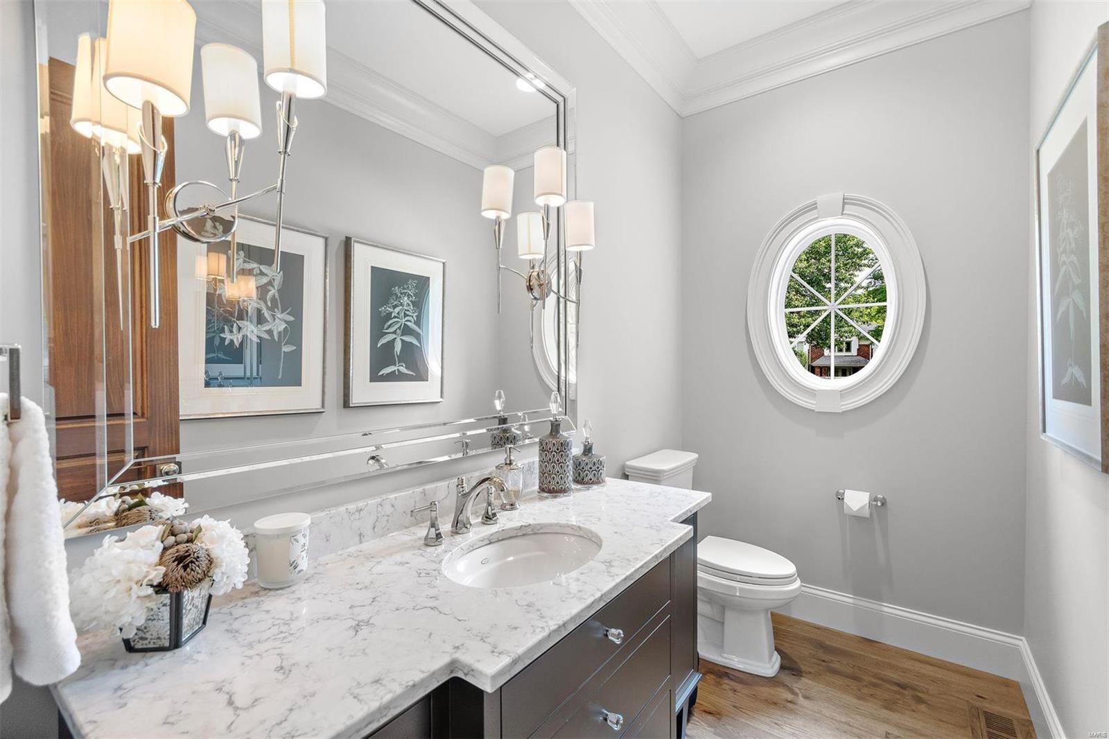 129 Chippenham Lane Chesterfield, MO 63005 - Photo 13 of 50