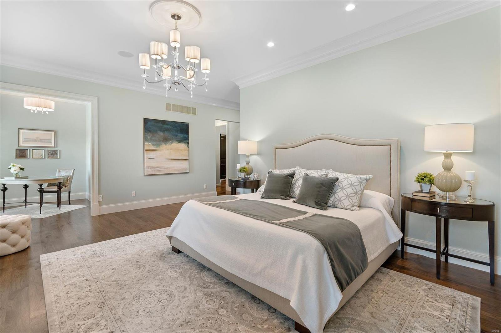 129 Chippenham Lane Chesterfield, MO 63005 - Photo 15 of 50