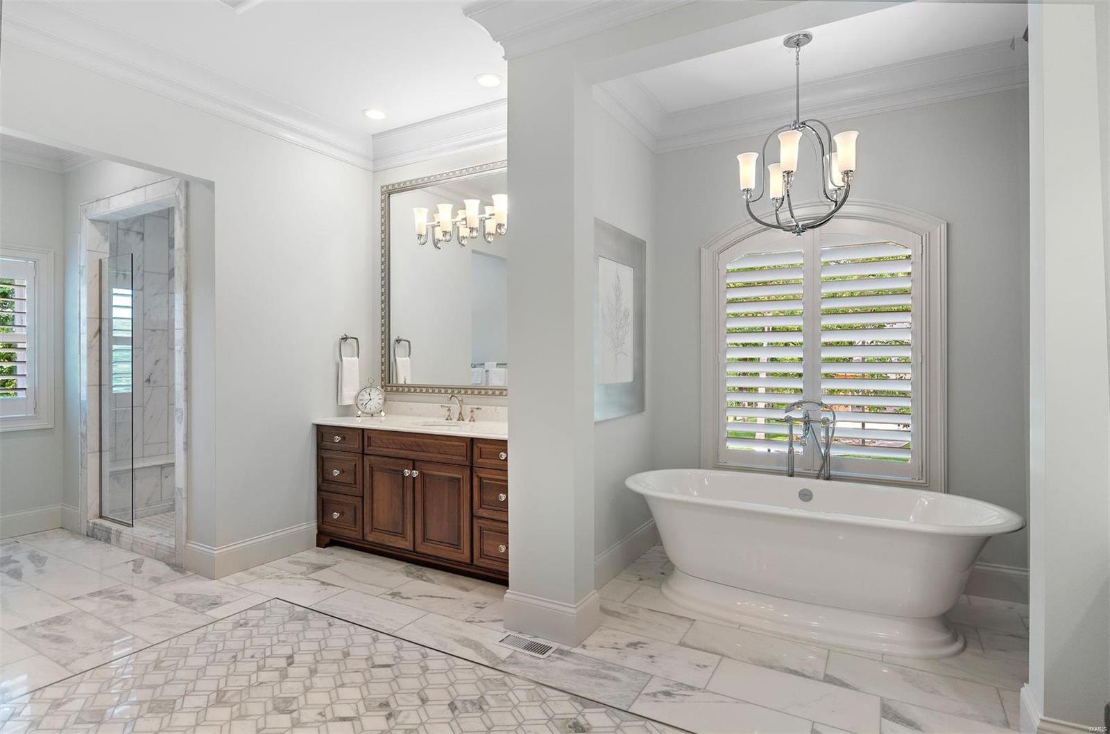 129 Chippenham Lane Chesterfield, MO 63005 - Photo 17 of 50