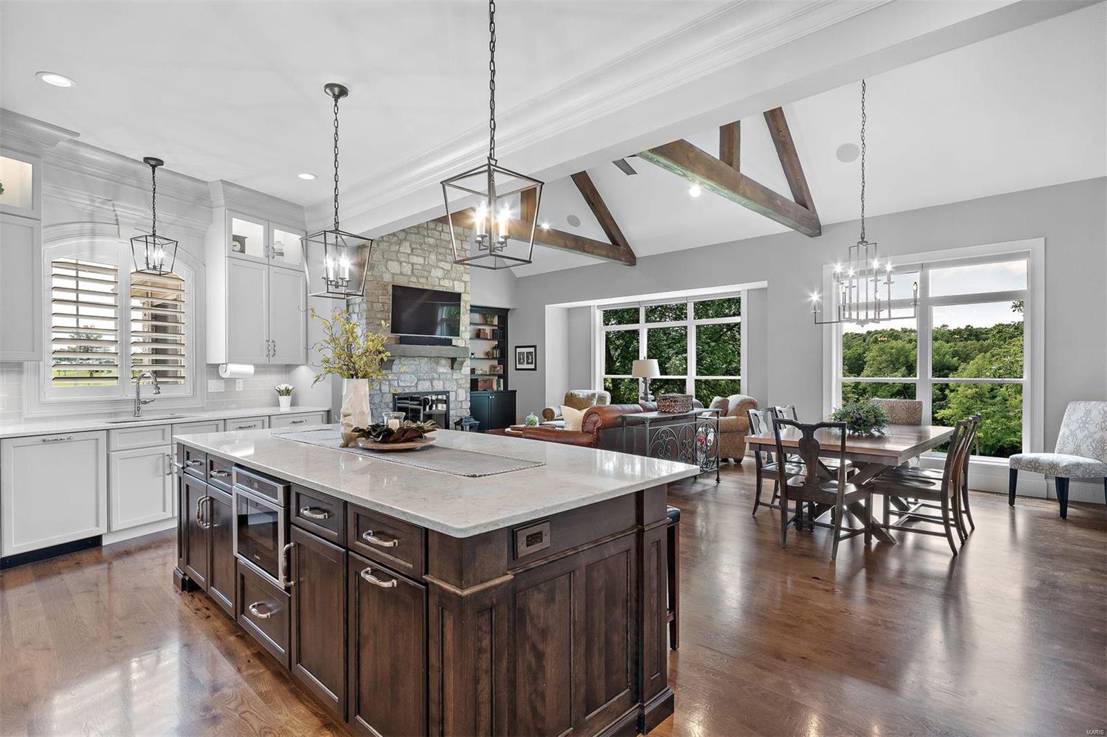 129 Chippenham Lane Chesterfield, MO 63005 - Photo 25 of 50