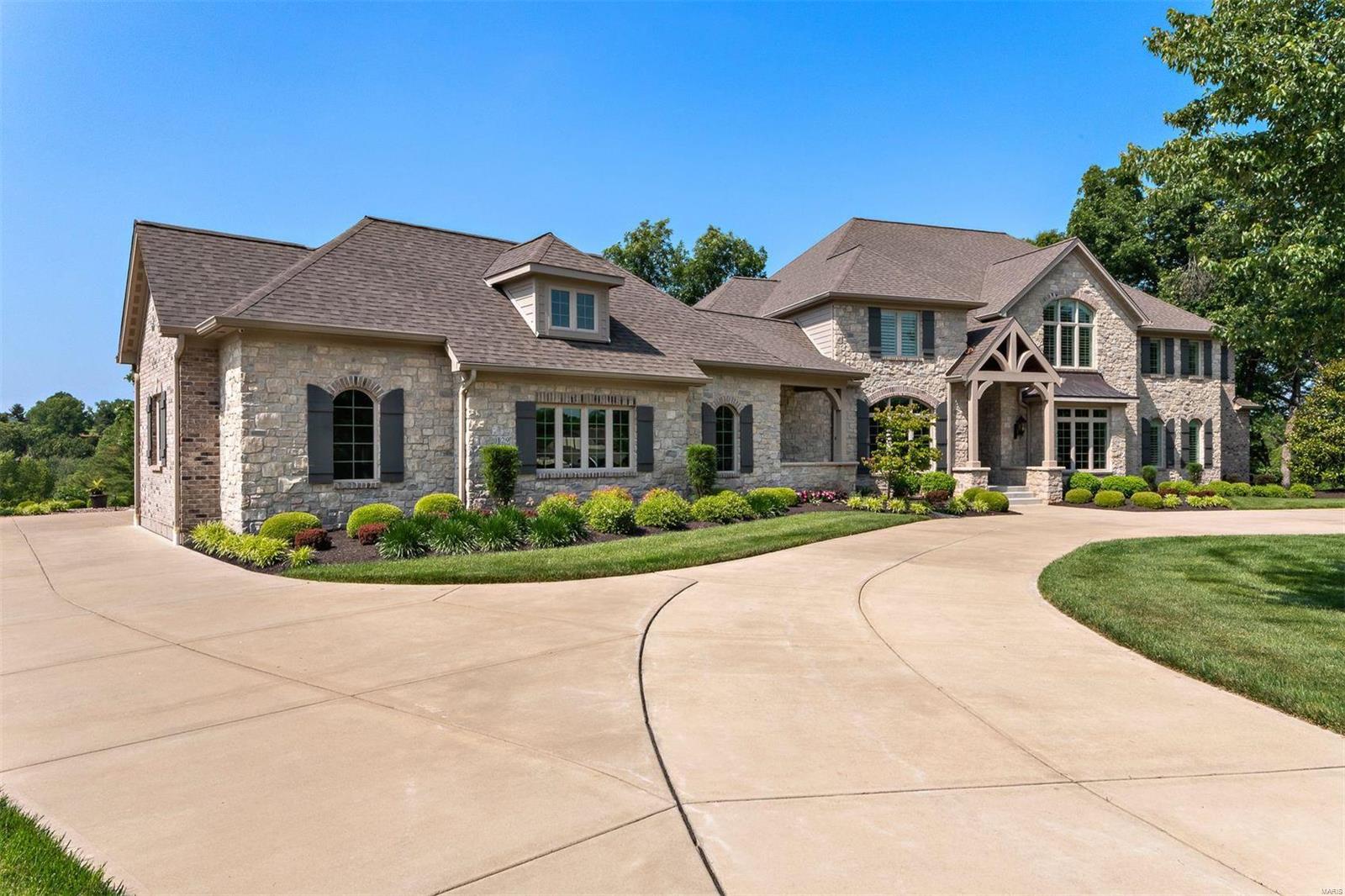 129 Chippenham Lane Chesterfield, MO 63005 - Photo 3 of 50