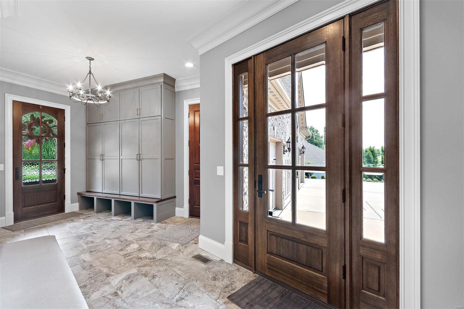 129 Chippenham Lane Chesterfield, MO 63005 - Photo 31 of 50