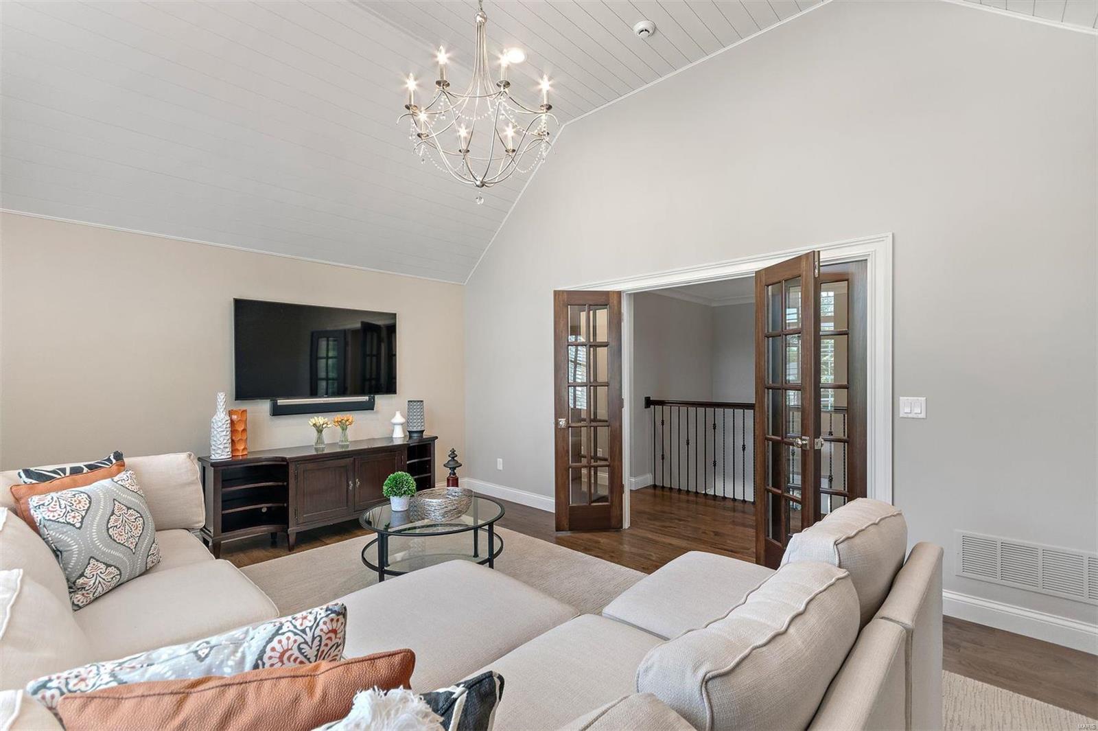 129 Chippenham Lane Chesterfield, MO 63005 - Photo 34 of 50