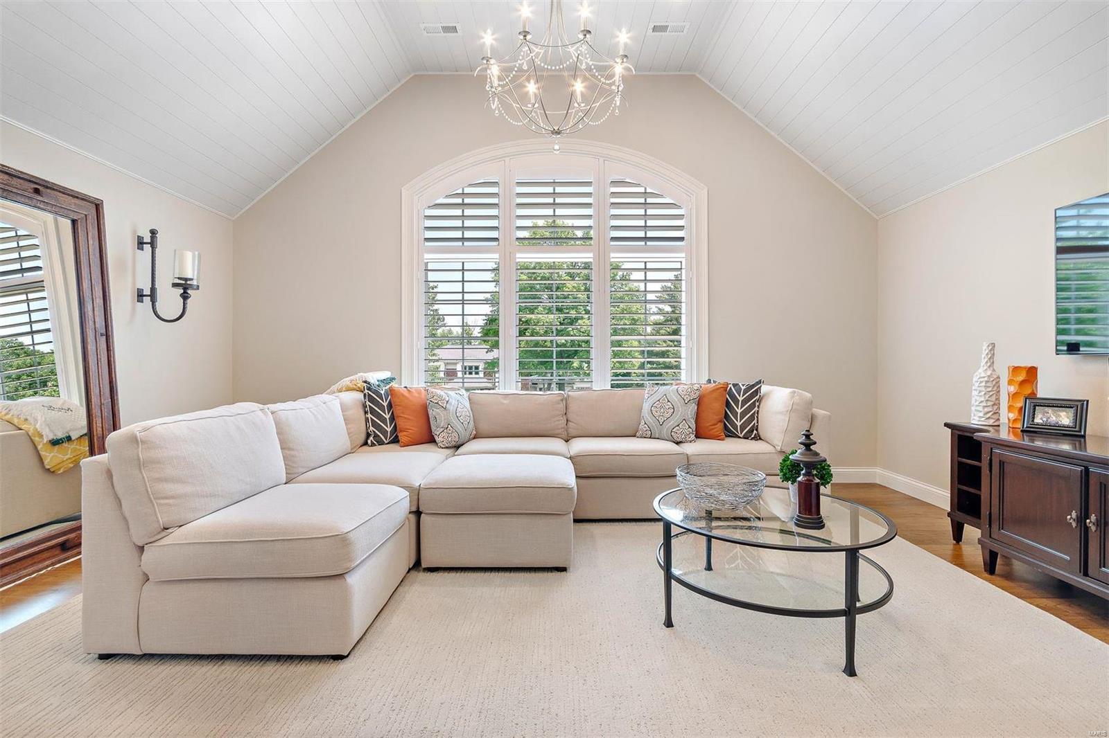 129 Chippenham Lane Chesterfield, MO 63005 - Photo 35 of 50