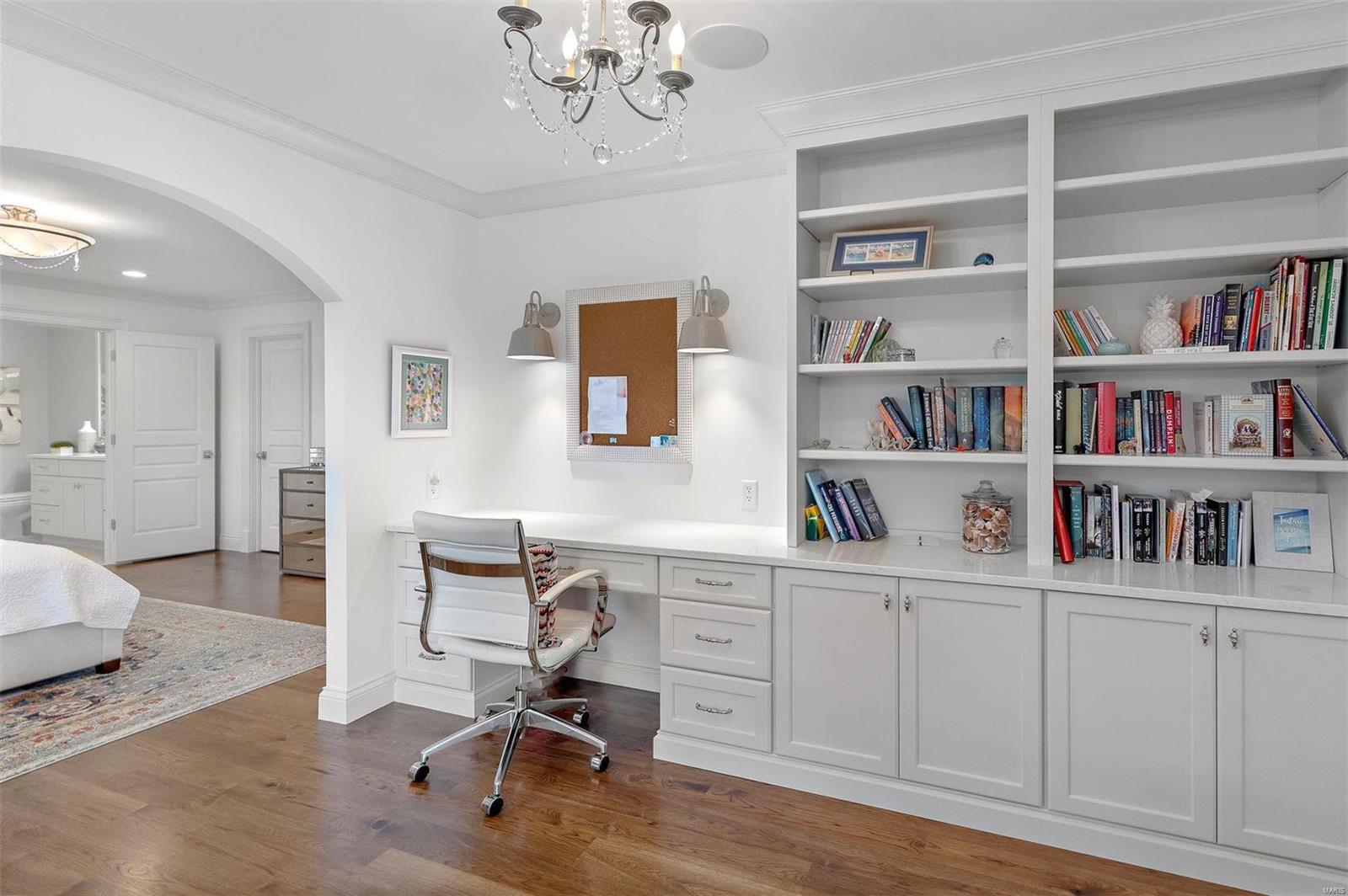 129 Chippenham Lane Chesterfield, MO 63005 - Photo 37 of 50