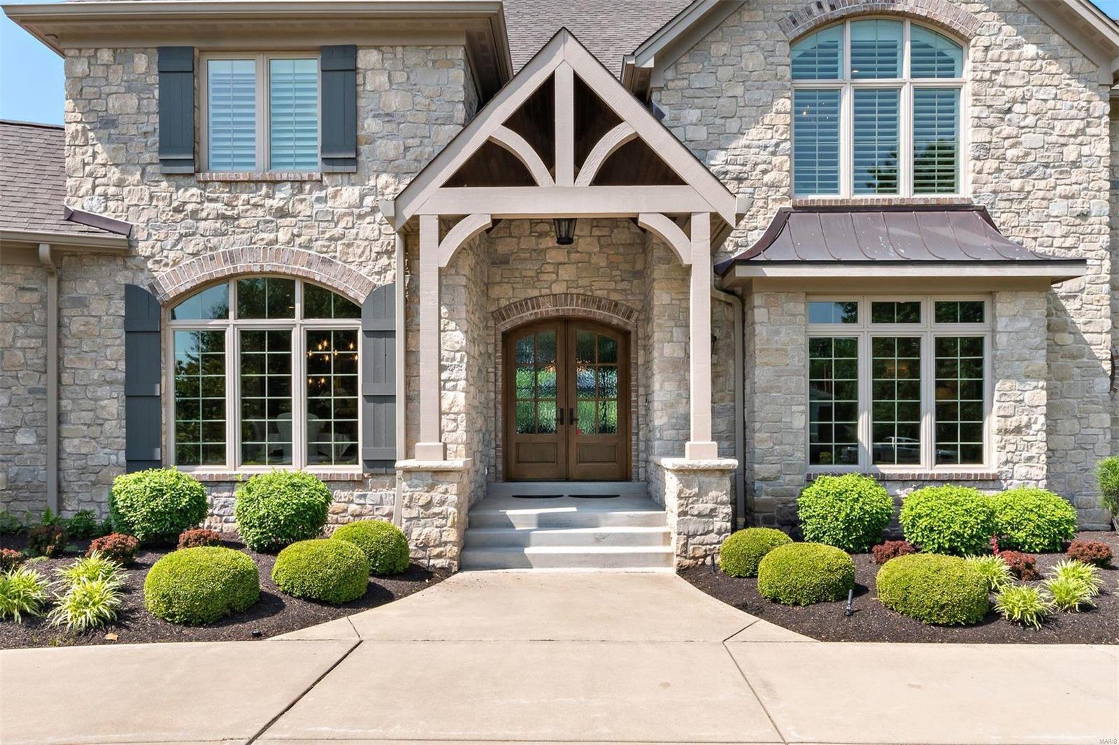 129 Chippenham Lane Chesterfield, MO 63005 - Photo 5 of 50