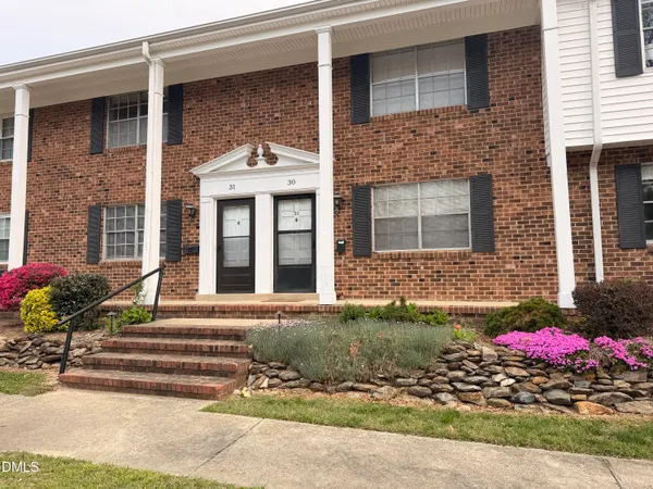 $229,200 | 1002 Willow Drive, Unit 31, Chapel Hill, NC 27514