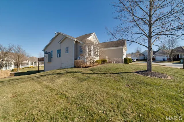 $425,000 | 2091 Hawks Landing Drive, Lake St. Louis, MO 63367