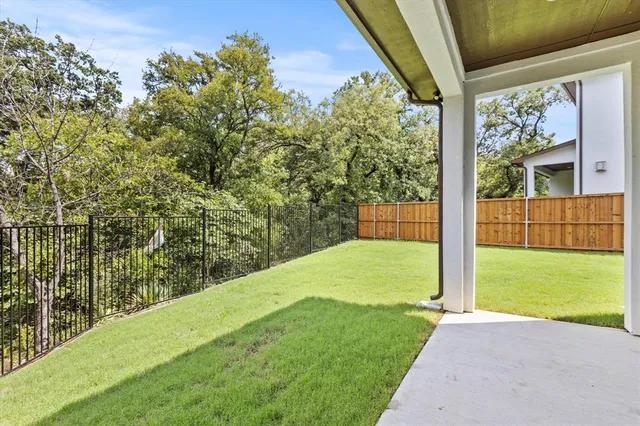 $450,000 | 436 Waterscape Drive, Unit 1442, Hickory Creek, TX 75065