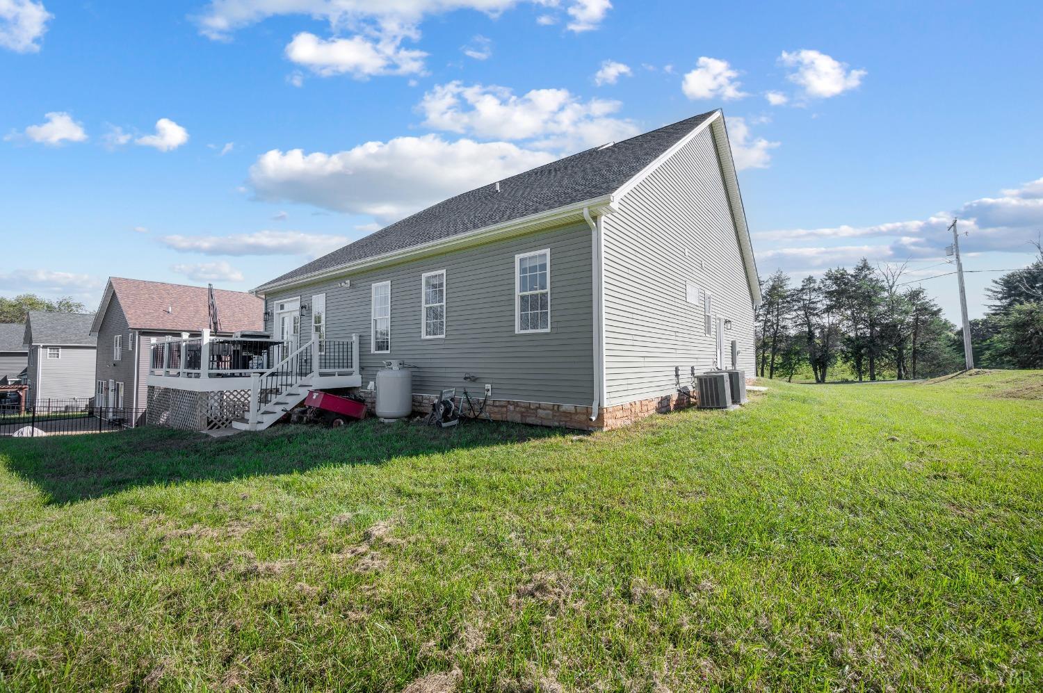 1444 Pilgrim Road Goode, VA 24556 - Photo 7 of 68