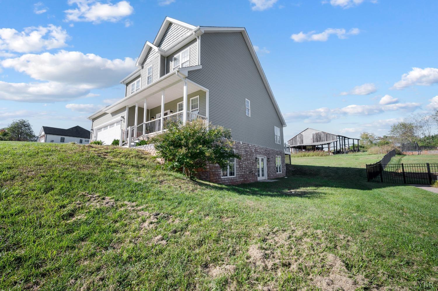 1444 Pilgrim Road Goode, VA 24556 - Photo 9 of 68