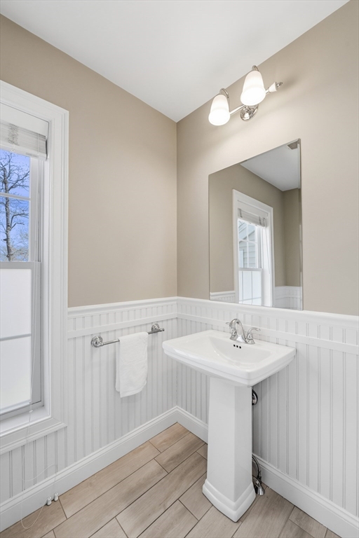 18 Montserrat Road Beverly, MA 01915 - Photo 11 of 27