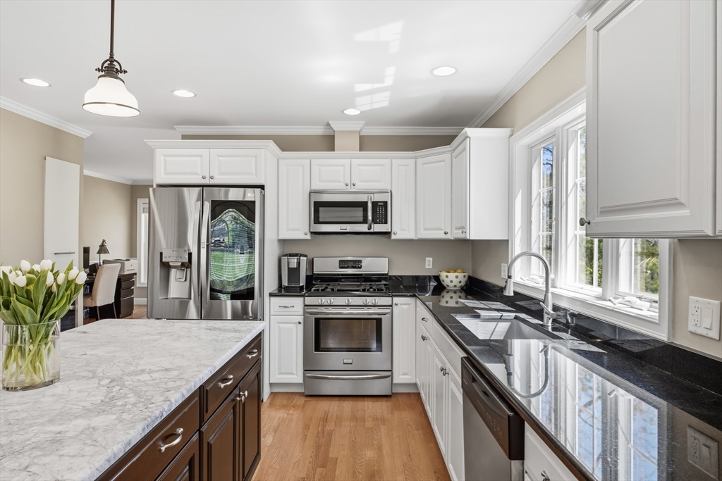 18 Montserrat Road Beverly, MA 01915 - Photo 7 of 27