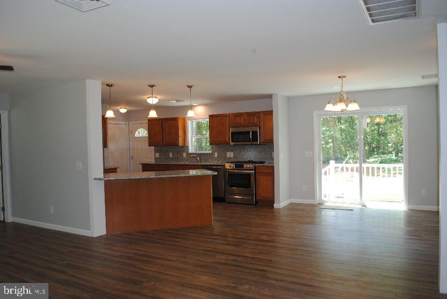 105 Crow Pond Road Pittsgrove, NJ 08318 - Photo 8 of 22 Gallery Image 8