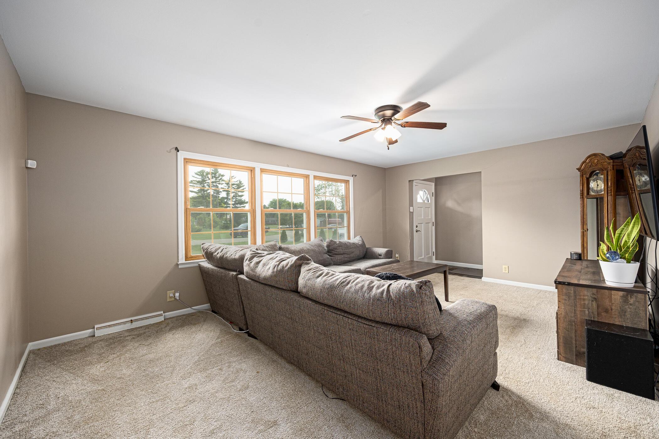 1645 Winding Road Circleville, OH 43113 - Photo 5 of 53 1645 winding road 062