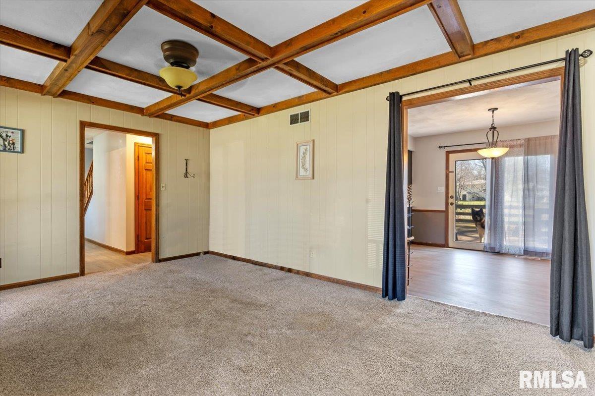 124 Augie Court Chatham, IL 62629 - Photo 8 of 44