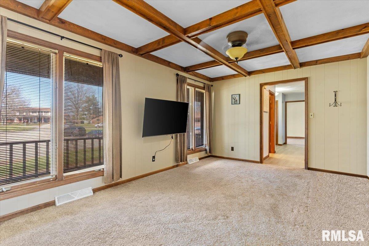 124 Augie Court Chatham, IL 62629 - Photo 9 of 44