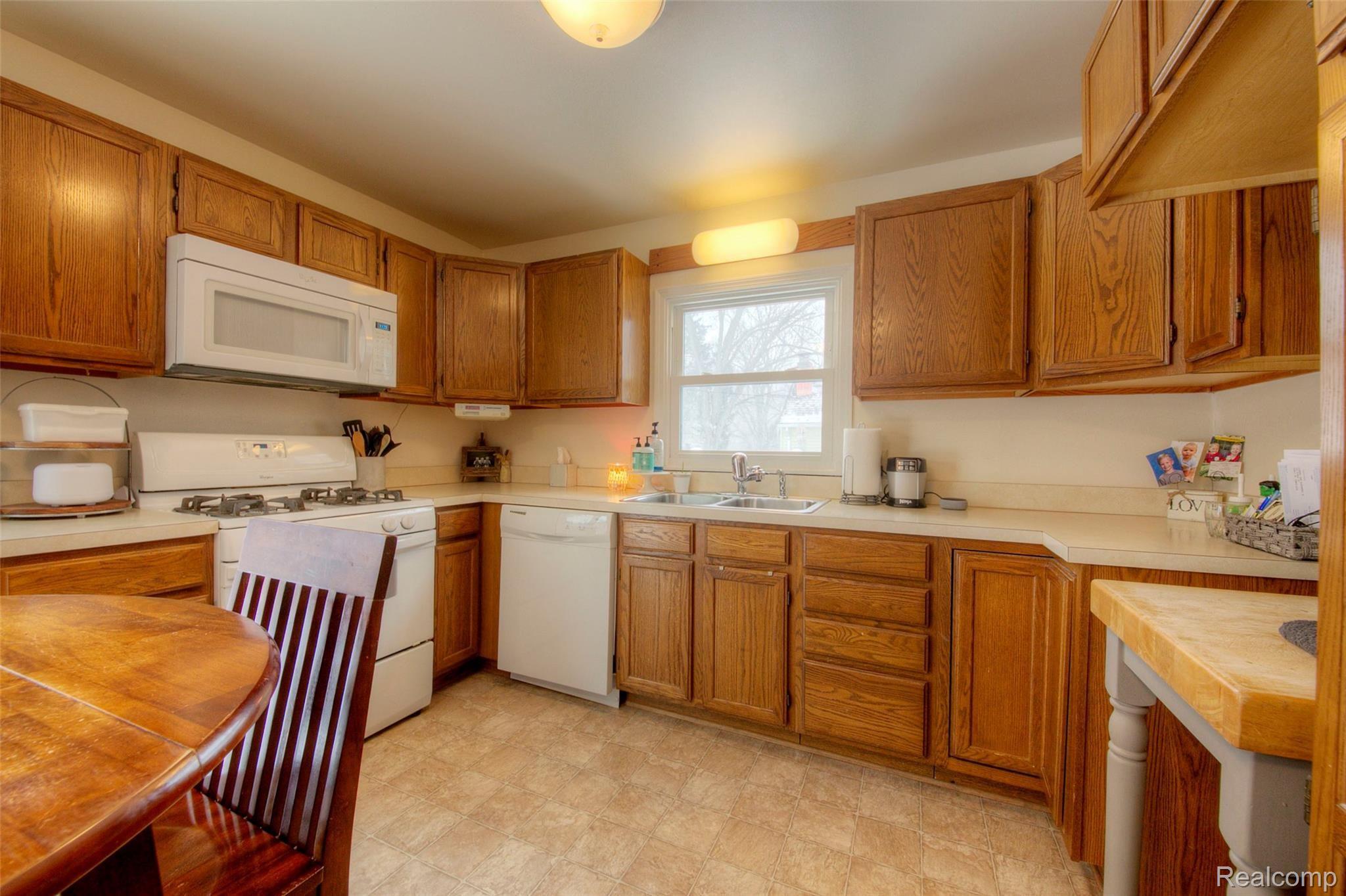 133 Riddle Street Howell, MI 48843 - Photo 12 of 53 930A9304_5_6.jpg