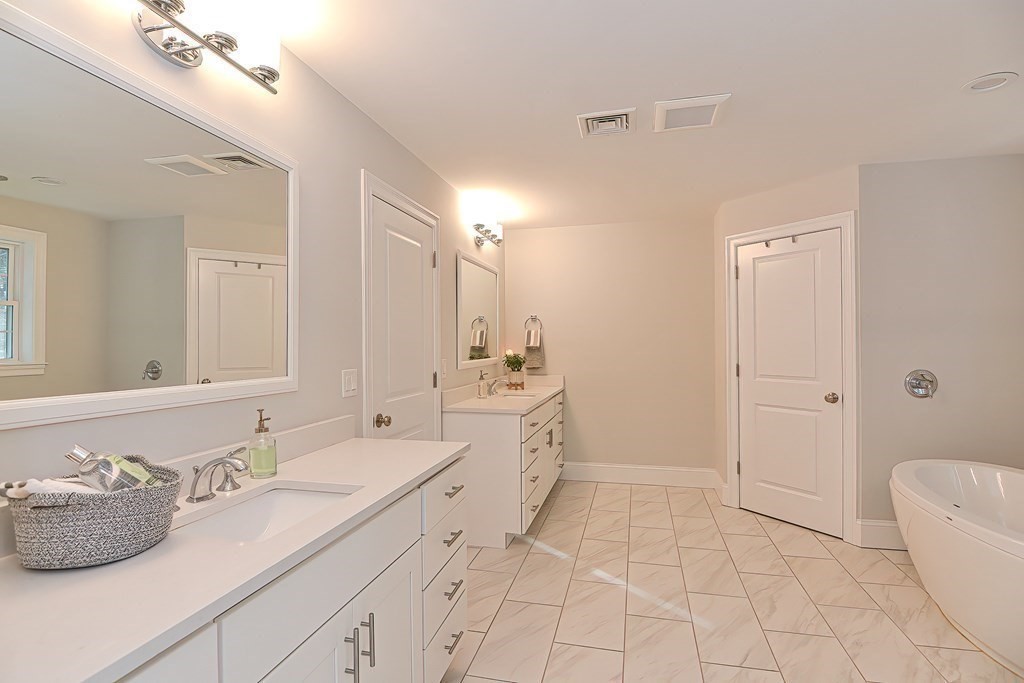 67 Molly Towne Road North Andover, MA 01845 - Photo 28 of 42 Gallery Image 28