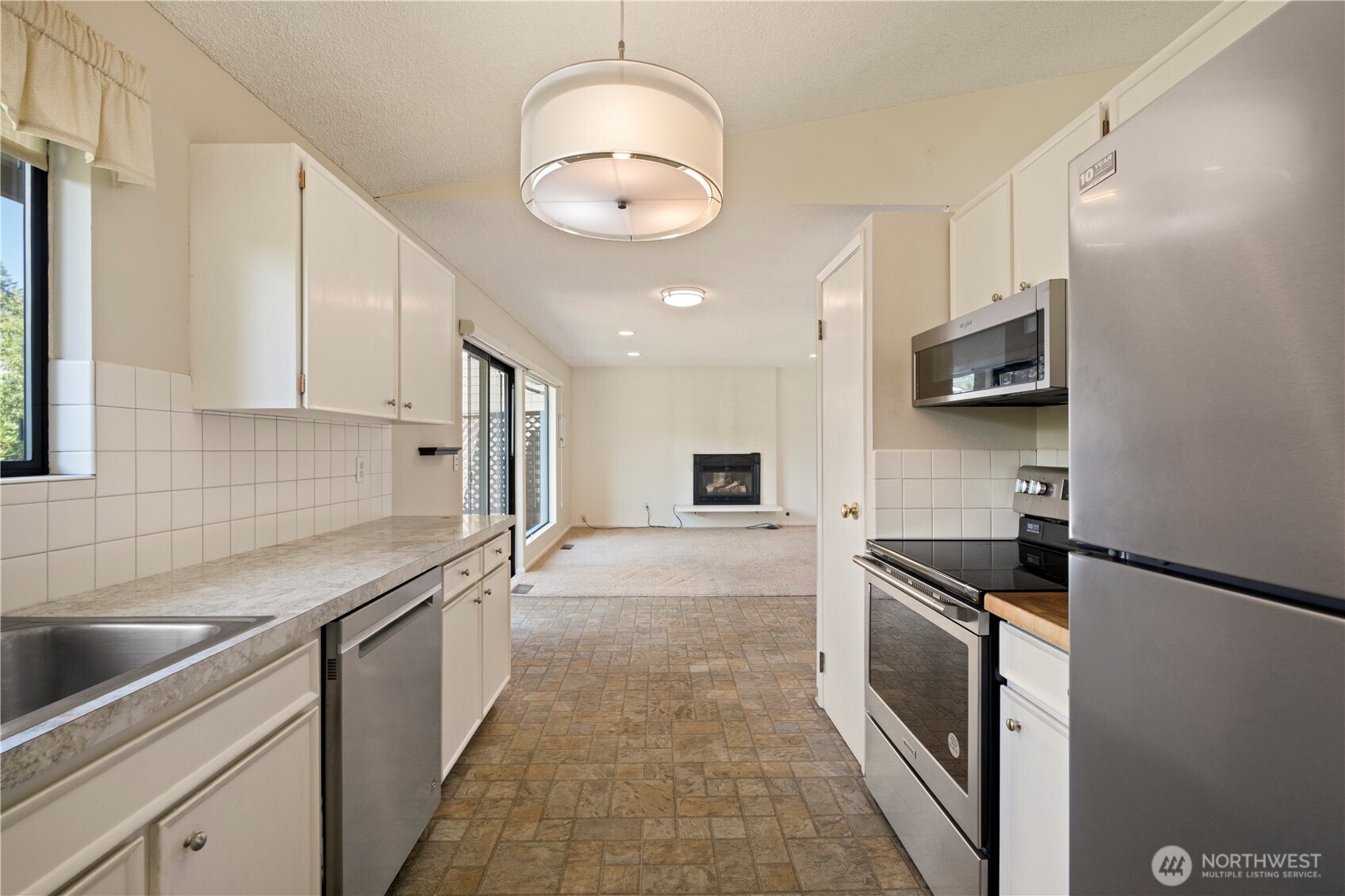 1932 Southeast 17th Court Renton, WA 98055 - Photo 13 of 40 Gallery Image 13