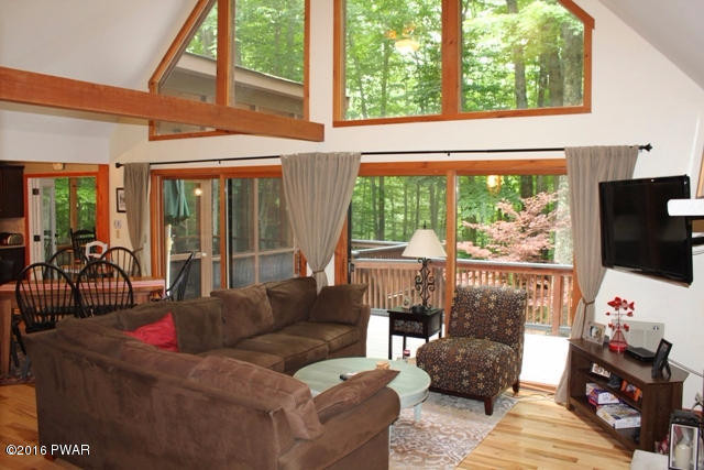 116 Ridge Road Lake Ariel, PA 18436 - Photo 8 of 36 12 Living area c