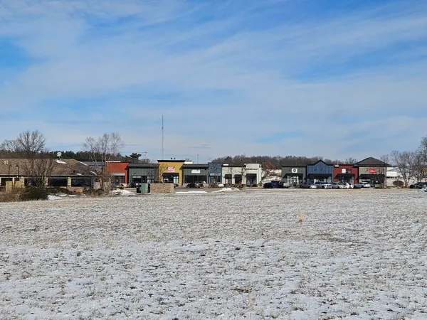 $395,000 | 56350 Village Center Circle, Mattawan, MI 49071