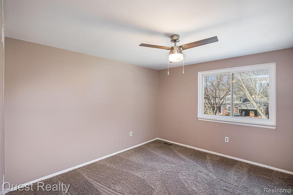 3095 Rolling Green Circle South Rochester Hills, MI 48309 - Photo 20 of 33