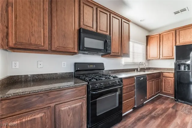 $2,150 | 112 Iron Summit Avenue, North Las Vegas, NV 89031