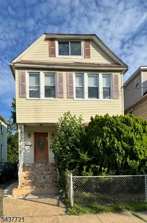 $2,200 | 114 West 17th Street, Unit 2, Linden, NJ 07036