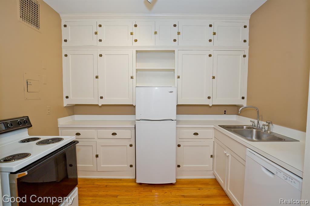 327 Southfield Road, Unit 3BS Birmingham, MI 48009 - Photo 20 of 51