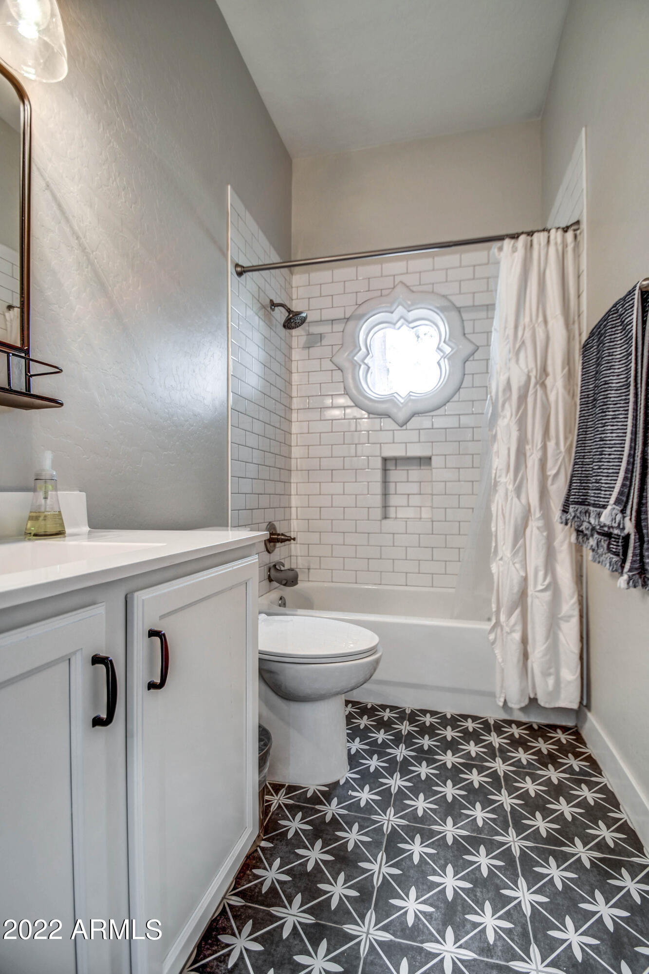 103 East Elgin Street Gilbert, AZ 85295 - Photo 29 of 38 BATH 2, 2