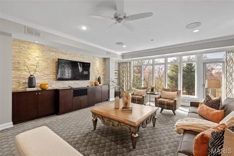 $1,950,000 | 28 Ladue Meadows, St. Louis, MO 63141