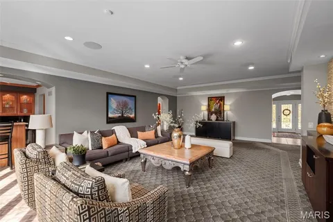 $1,950,000 | 28 Ladue Meadows, St. Louis, MO 63141
