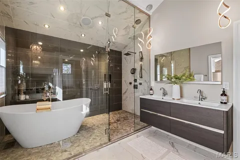 $1,950,000 | 28 Ladue Meadows, St. Louis, MO 63141