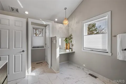 $1,950,000 | 28 Ladue Meadows, St. Louis, MO 63141