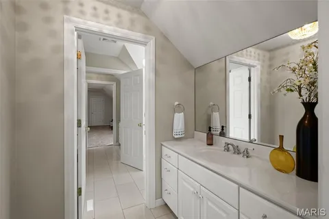 $1,950,000 | 28 Ladue Meadows, St. Louis, MO 63141