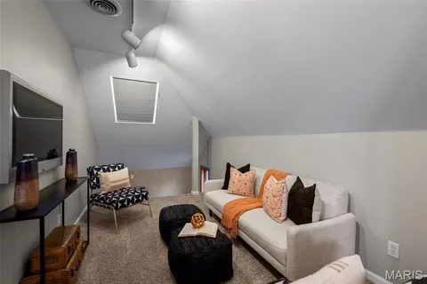 $1,950,000 | 28 Ladue Meadows, St. Louis, MO 63141