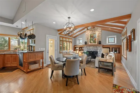 $1,950,000 | 28 Ladue Meadows, St. Louis, MO 63141