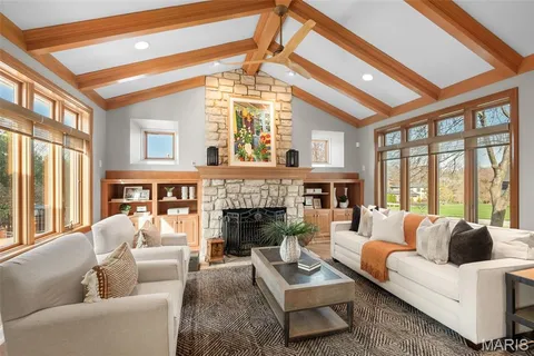 $1,950,000 | 28 Ladue Meadows, St. Louis, MO 63141