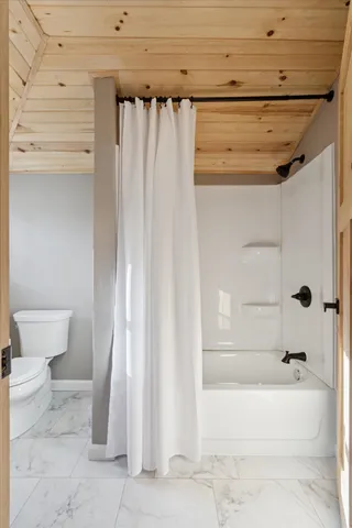 $324,900 | 1010 North Main Street, Edgerton, WI 53534