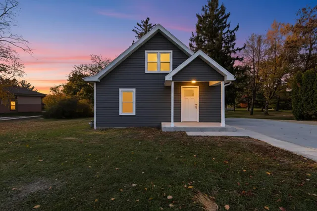 $324,900 | 1010 North Main Street, Edgerton, WI 53534